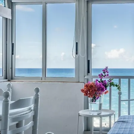 アパート Boho Studio With Seaviews タコロンテ